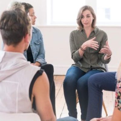 Os Grupos de Terapia ou Terapias em Grupo com a Psicoterapia Reencarnacionista.